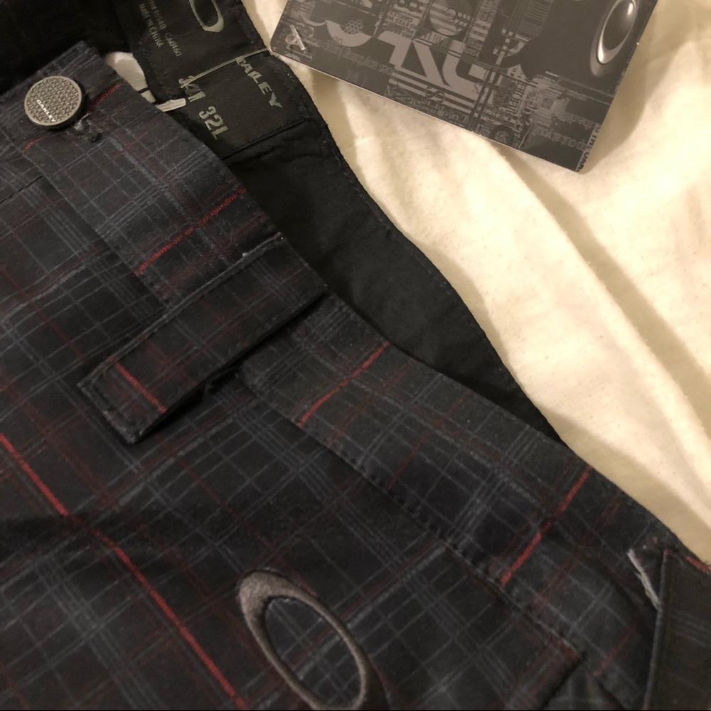 OAKLEY Men’s 34W 32L “Jet Black” (Plaid) pants NWT